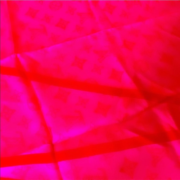 Authentic Louis Vuitton 2002 LE Robert Wilson Fluo Monogram Fuchsia Silk Scarf - Picture 6 of 9